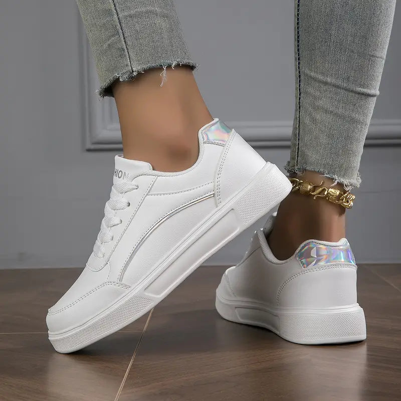 Natalia - Lage lichtgewicht sneaker met sierlijk detail voor dames