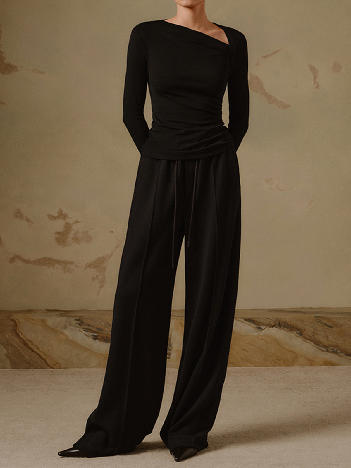 BEAUVOGUE - Geribd gebreid asymmetrisch shirt met lange mouwen
