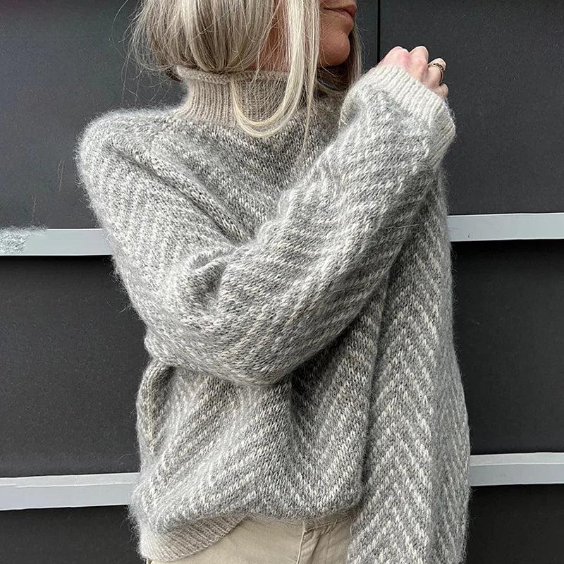 Autri Coltrui | Elegante Grijs gestreepte wintertrui voor dames