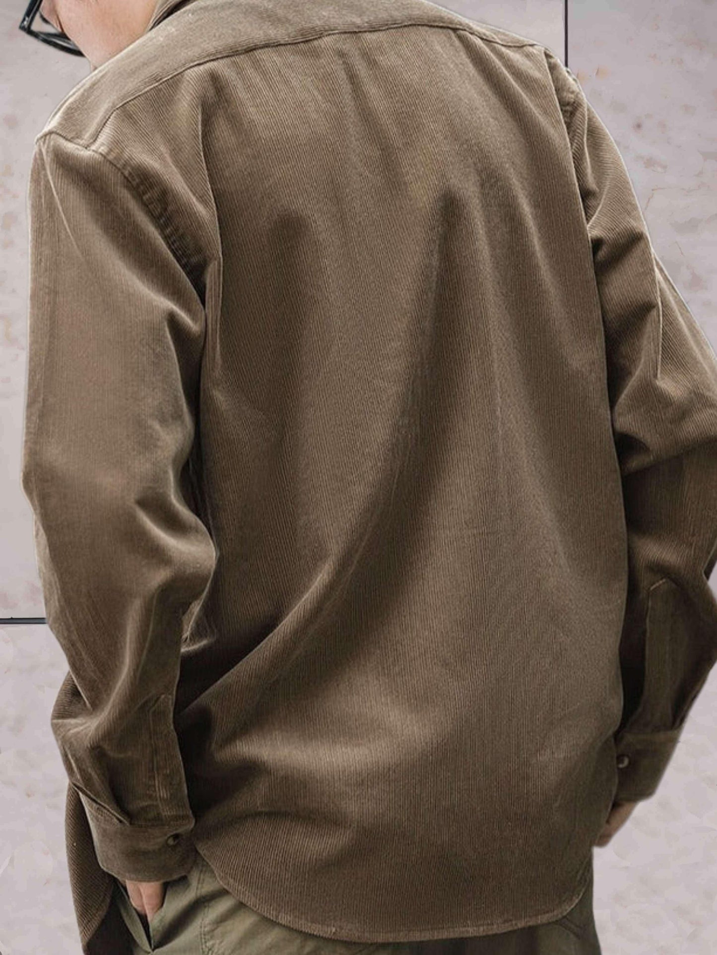 Ralph - eenvoudig corduroy jack met een borstzak en knoopsluiting