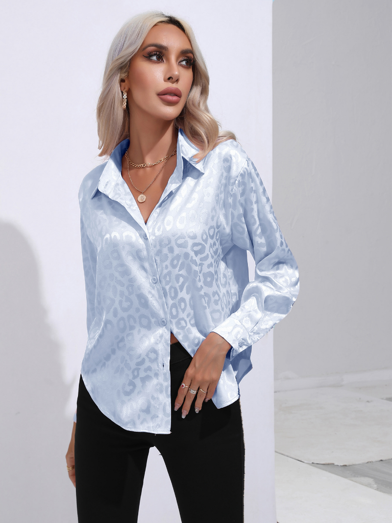 Blauwe satijnen blouse met panterprint