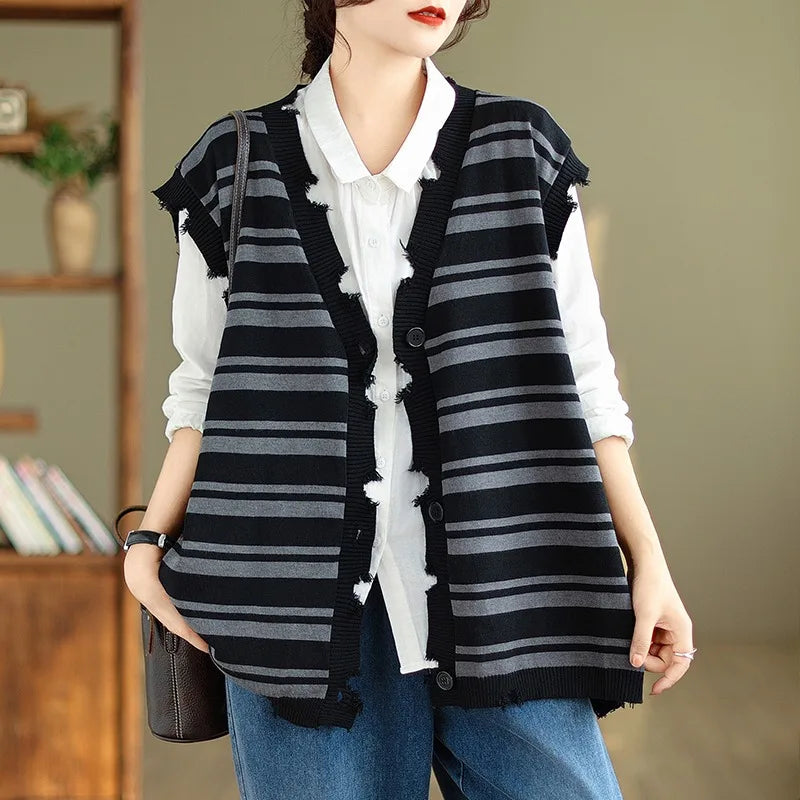 Anna Gebreide Cardigan | klassiek gebreide mouwloze vest met V-halsn en knoopsluiting voor dames