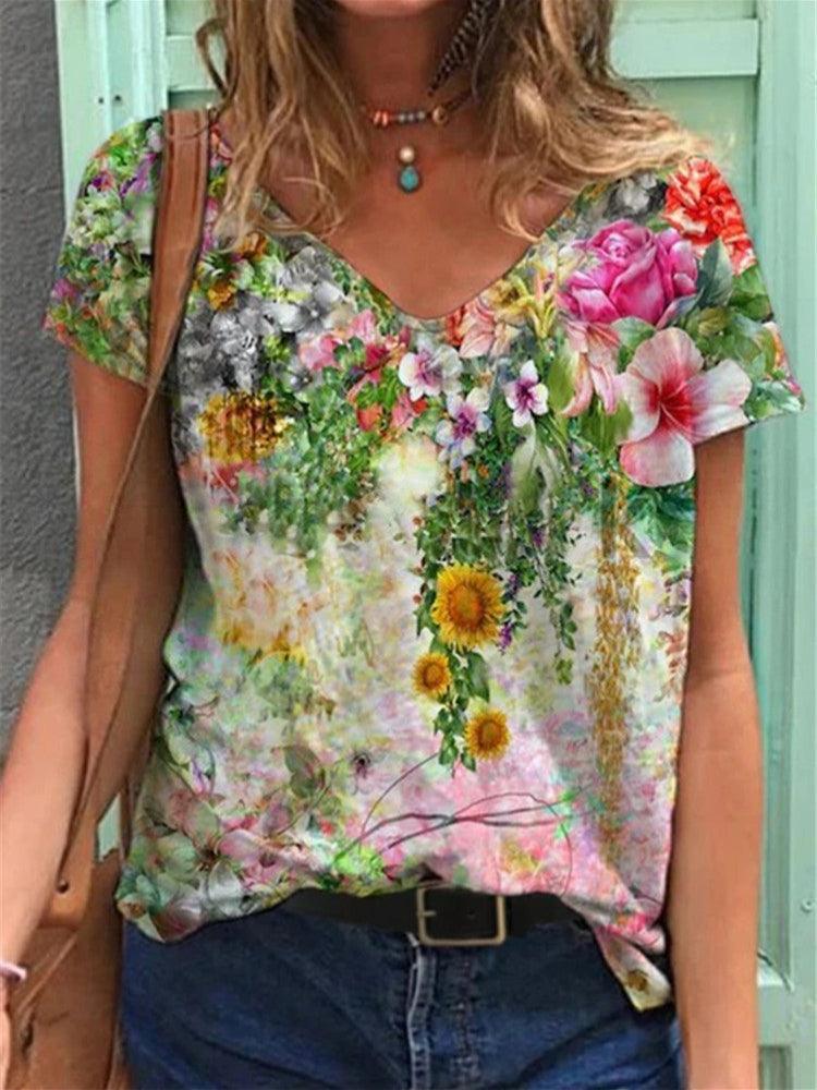 Estie - Bloemenprint T-Shirt in V-halslijn