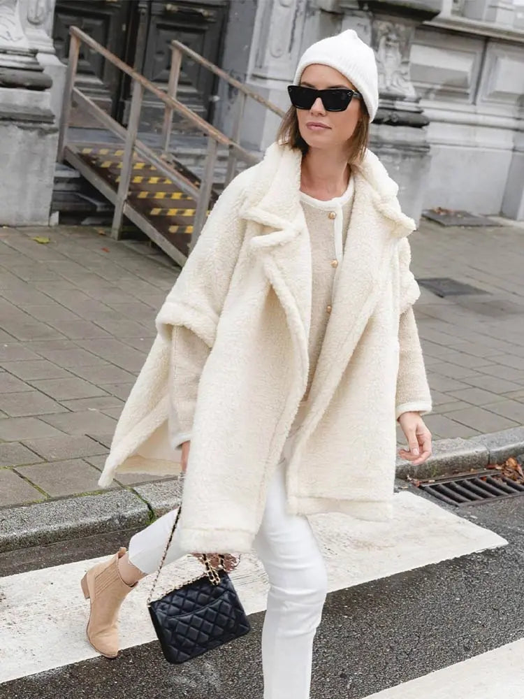 Witte teddy jas met korte mouwen