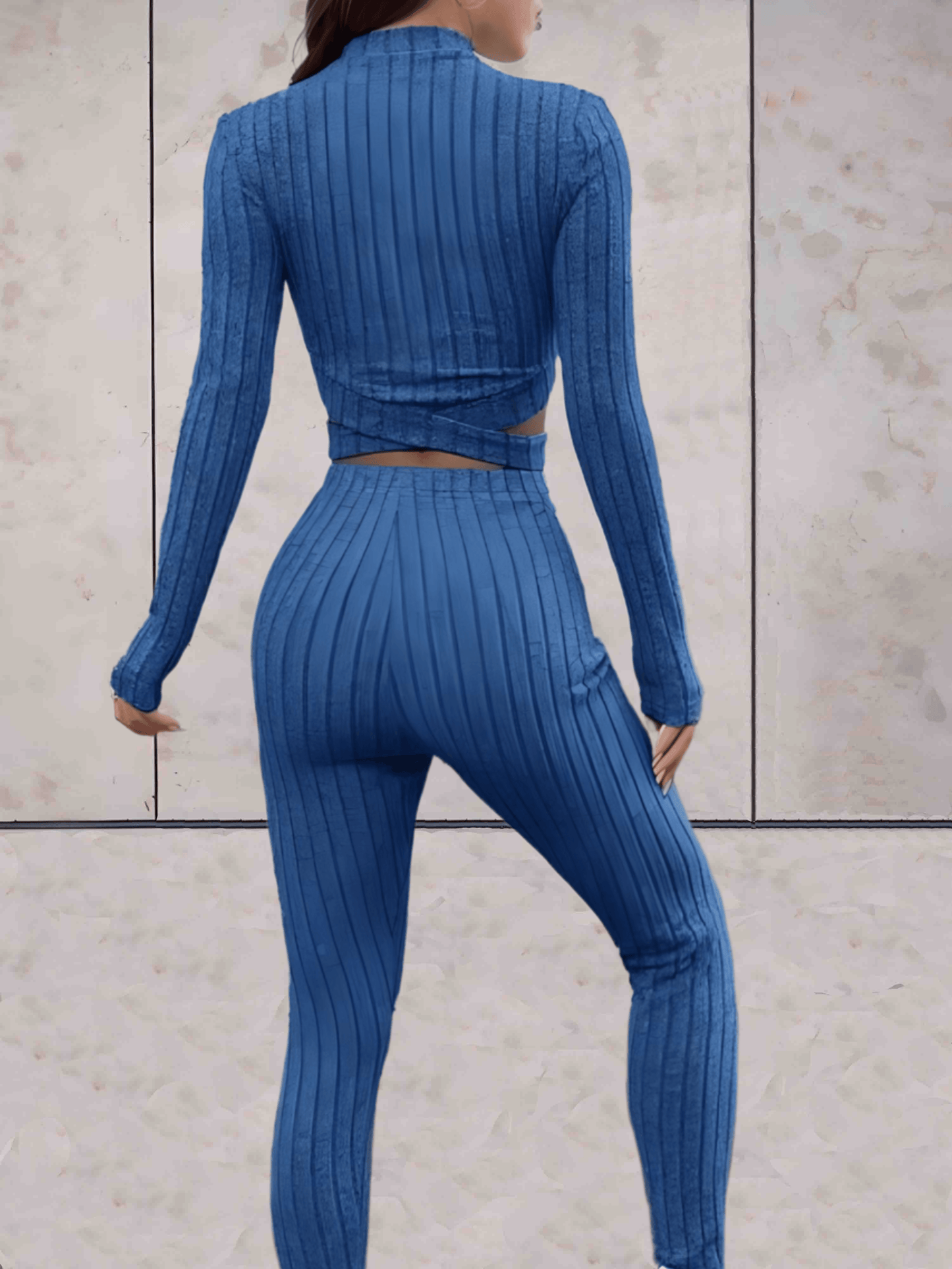 Maxinne - 2-delige workout set met cropped top met lange mouwen en x tie design met bijpassende joggingbroek