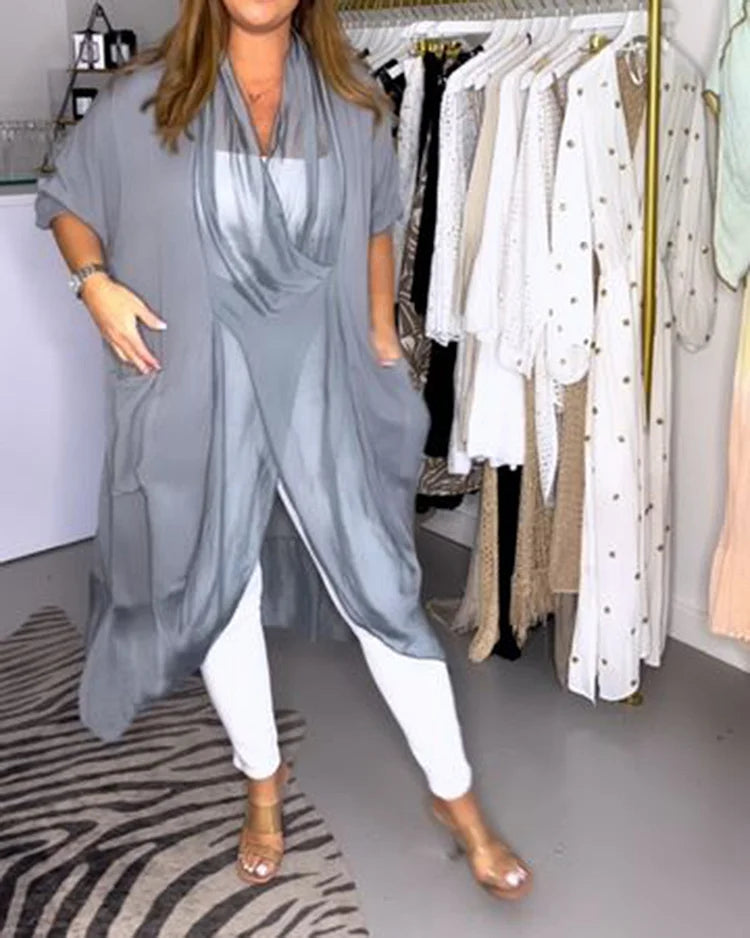 Joan  | Zijdeachtige losse top met V-hals - Stralend de Zomer in