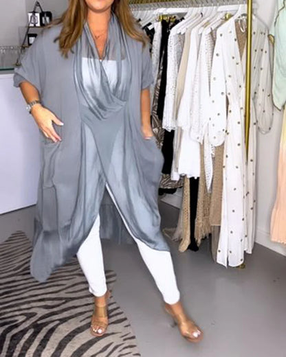 Joan  | Zijdeachtige losse top met V-hals - Stralend de Zomer in