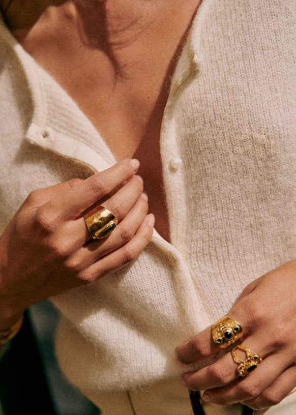 Superzacht kint vest met knopen