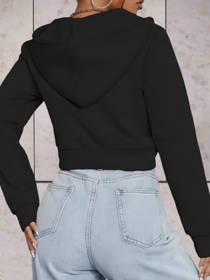 Emeri - comfortabele stijlvolle effen crop top trui met verstelbare knoop en capuchon