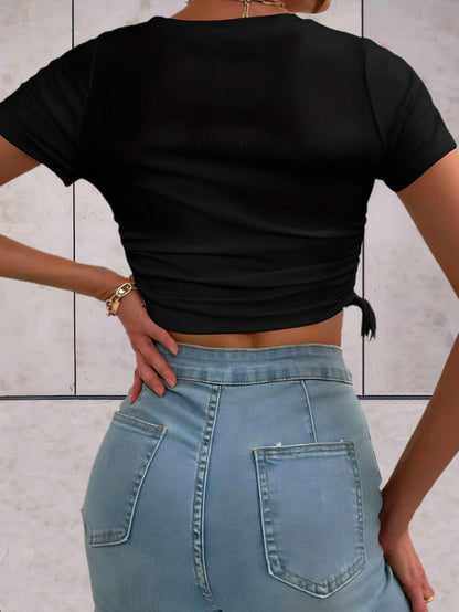 Adriel - Mooi aansluitende cropped top met strings aan de zijkant