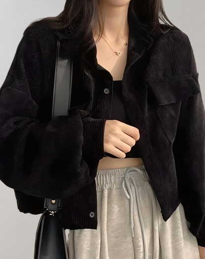 Ophelia | Oversized en cropped corduroy jas met borstzakken en knoopsluiting