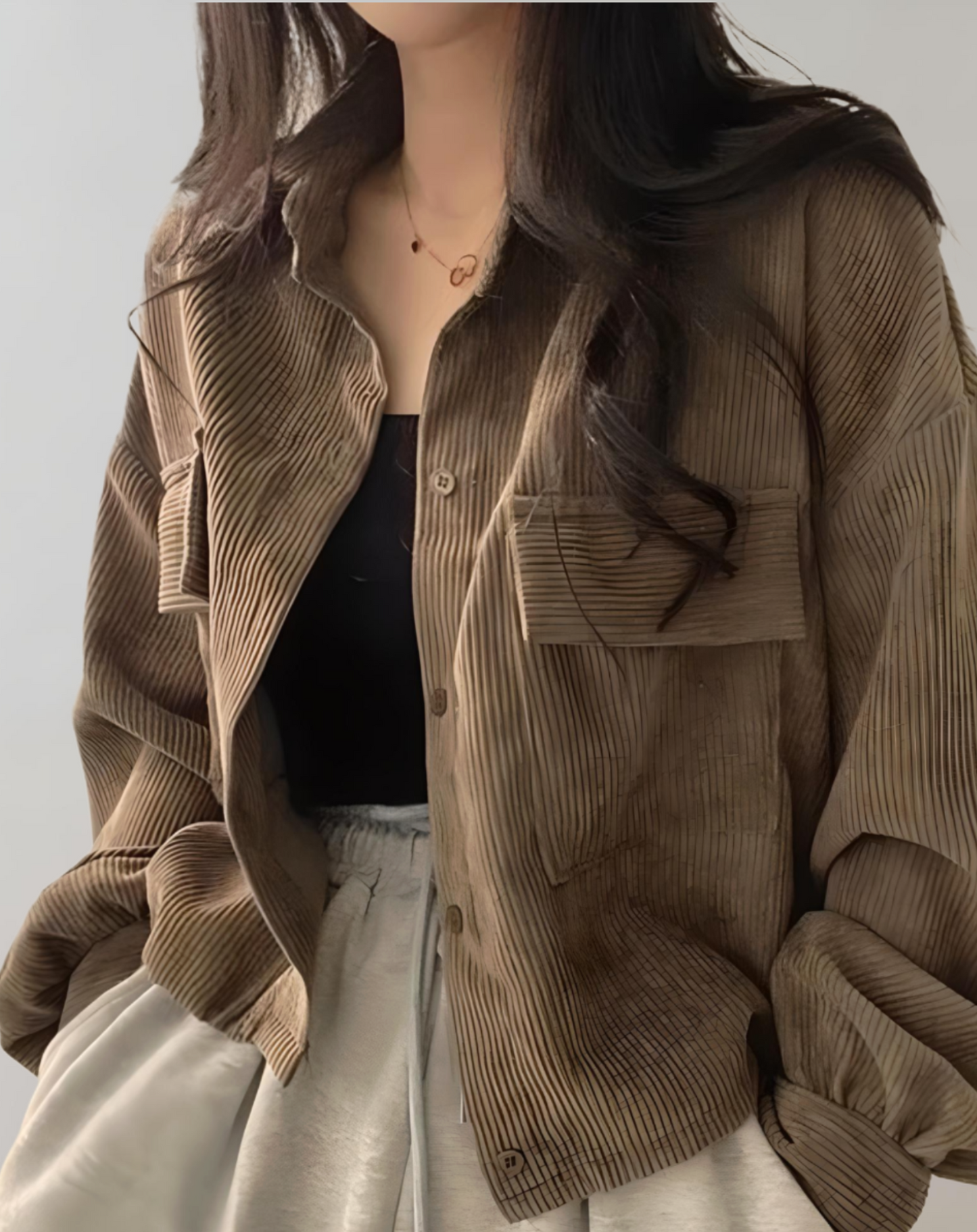 Ophelia | Oversized en cropped corduroy jas met borstzakken en knoopsluiting