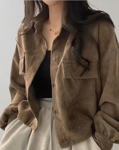 Ophelia | Oversized en cropped corduroy jas met borstzakken en knoopsluiting