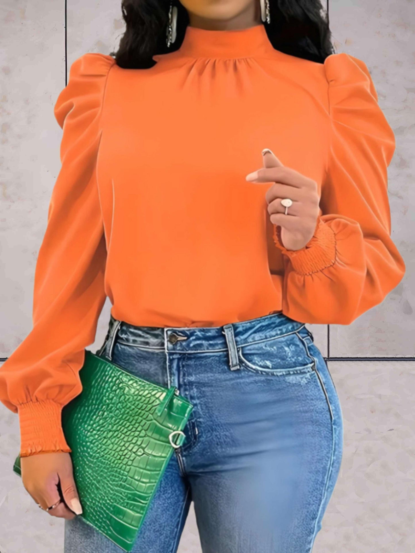 Bittany - Mooi aansluitende coltrui met lange pofmouwen