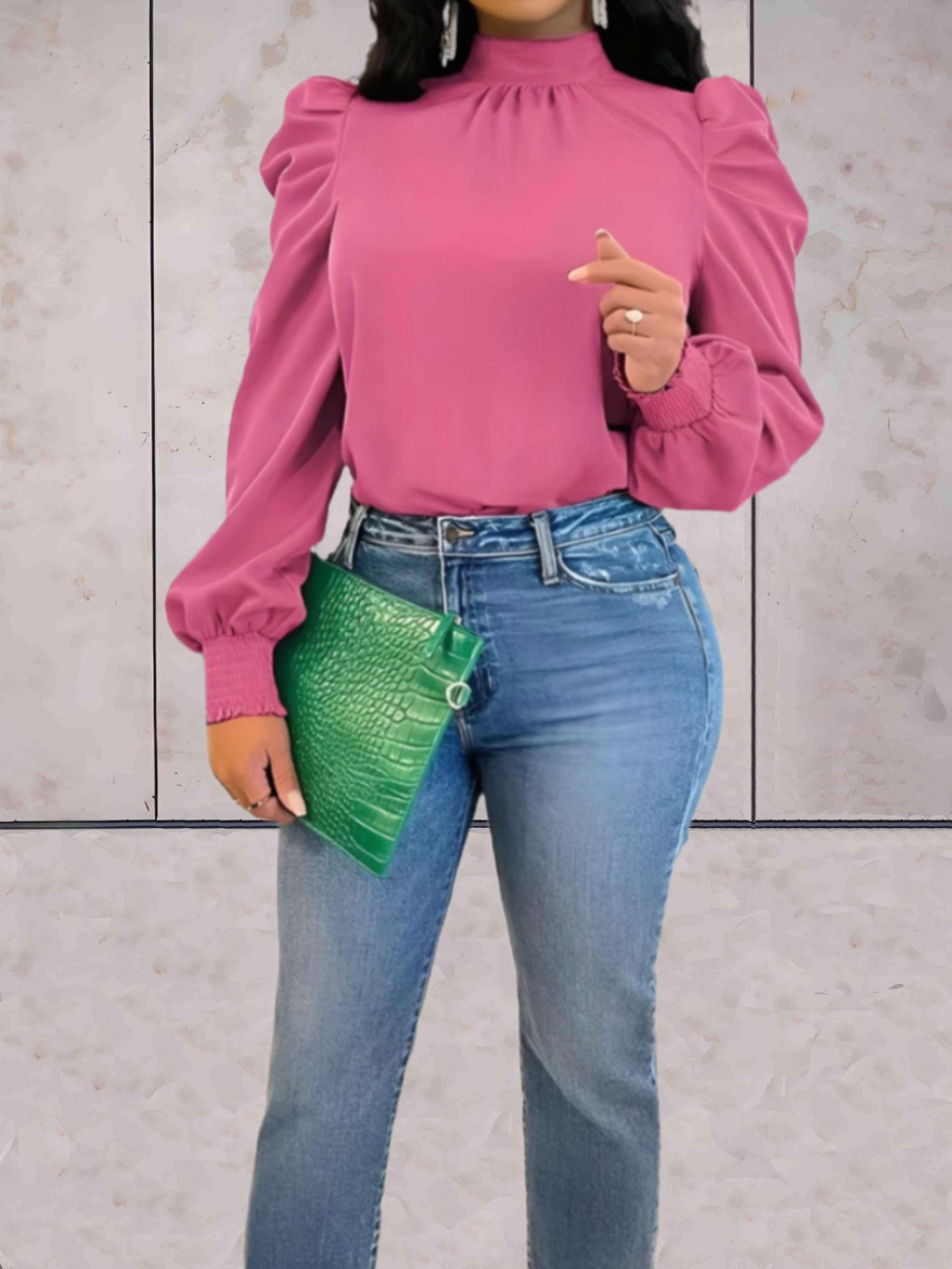 Bittany - Mooi aansluitende coltrui met lange pofmouwen