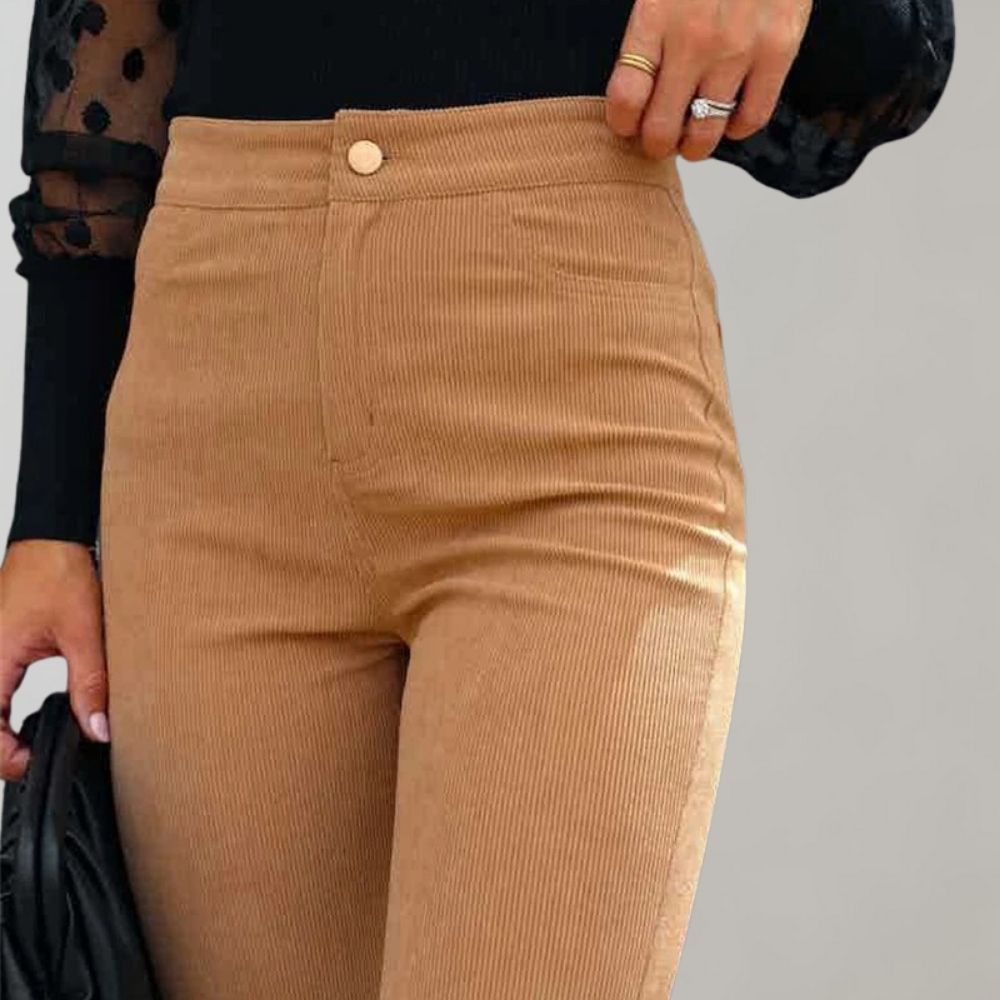 Charleigh - Trendy ribfluwelen uitlopende broeken