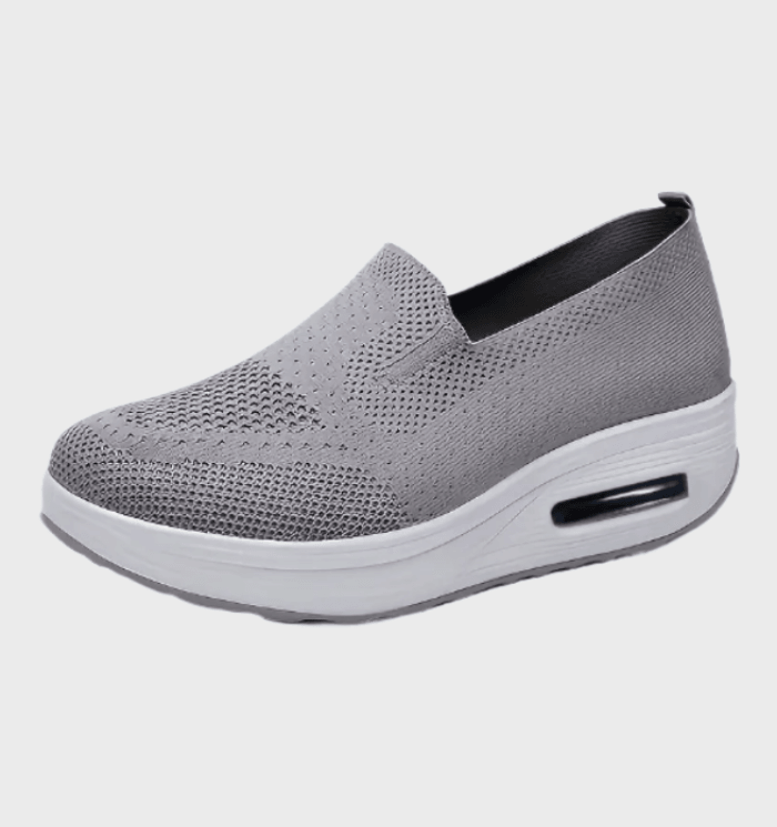 Trisha - Slip on sneakers met hoge tussenzool en puntige neus