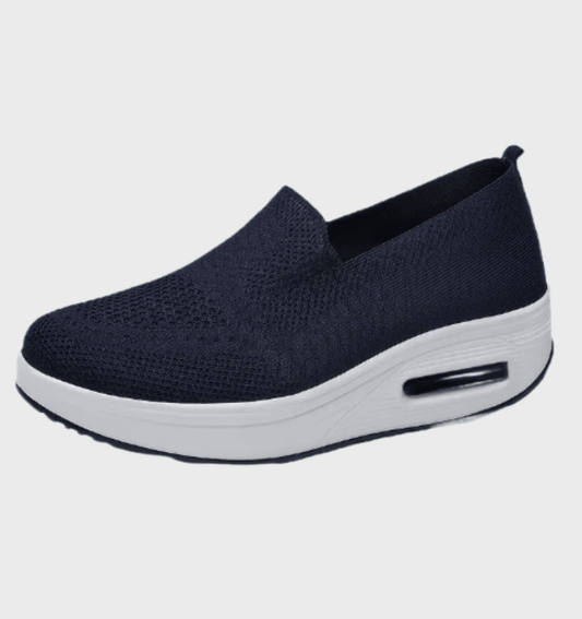 Trisha - Slip on sneakers met hoge tussenzool en puntige neus