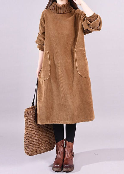 Chocolade patchwork jurk van dik ribfluweel - Rodina