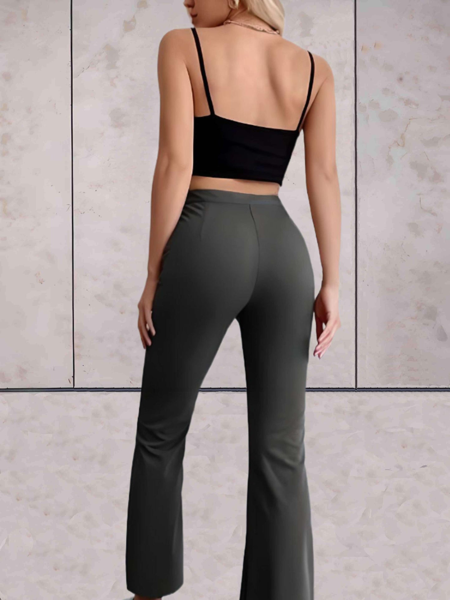 Diane | Mooi aansluitende broek met hoge taille, verticale plooi en wijde pijpen