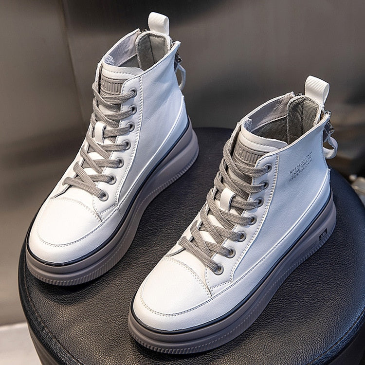 Alara | StreetStyle Sky-High: Platform Leren Sneakers 2023/2024
