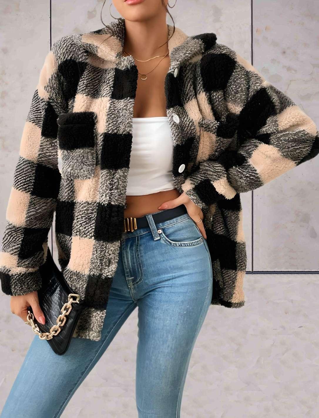 Lexie - Lang imitatieruitjesmodel met jack met grote kraag