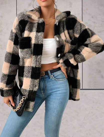 Lexie - Lang imitatieruitjesmodel met jack met grote kraag