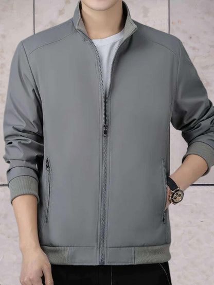 Liam - nonchalant polyester jack met opstaande kraag en ritssluiting over de hele lengte