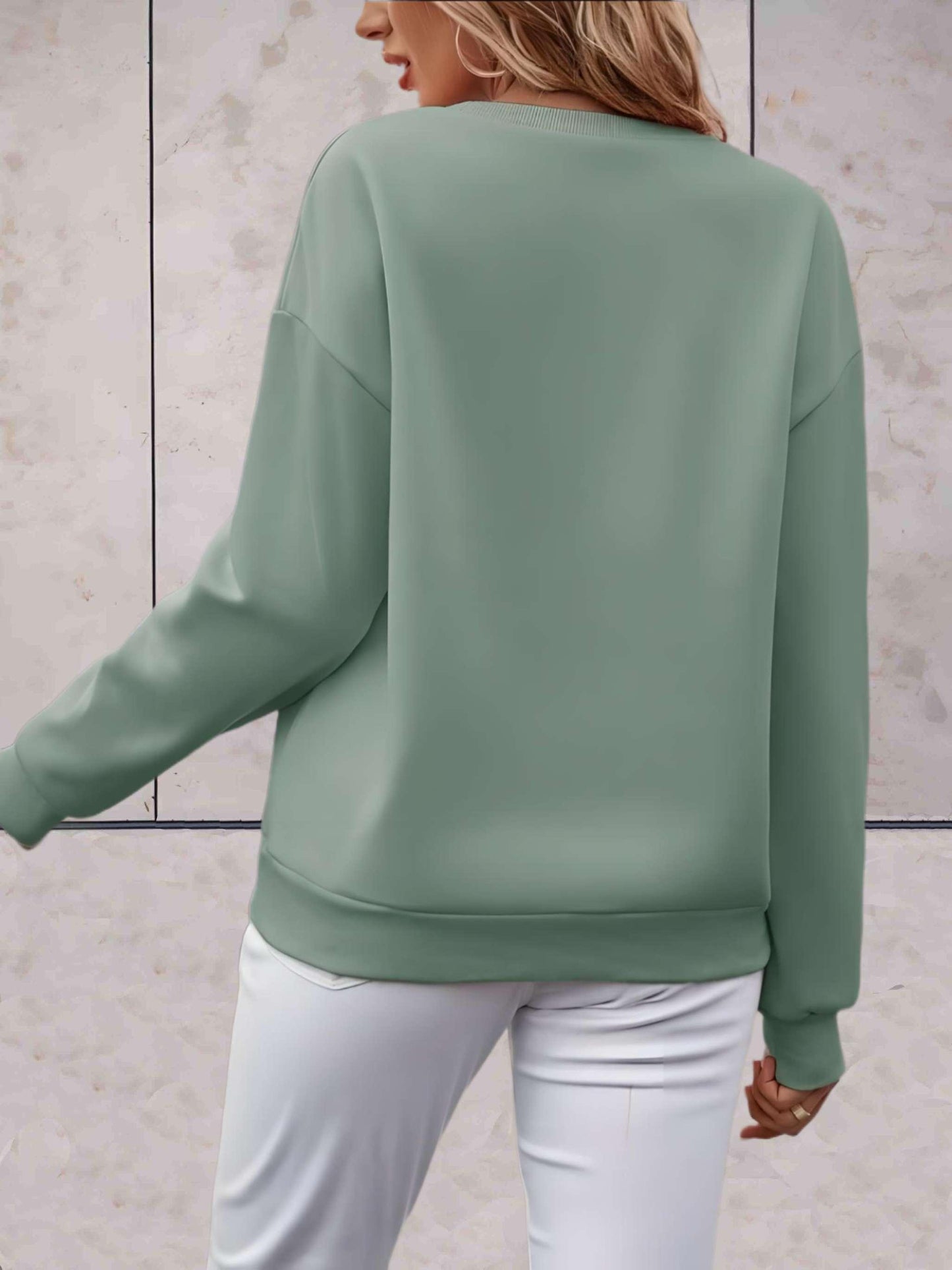 Madison -  Lange trui met liefde is alles wat je nodig hebt statement design vooraan