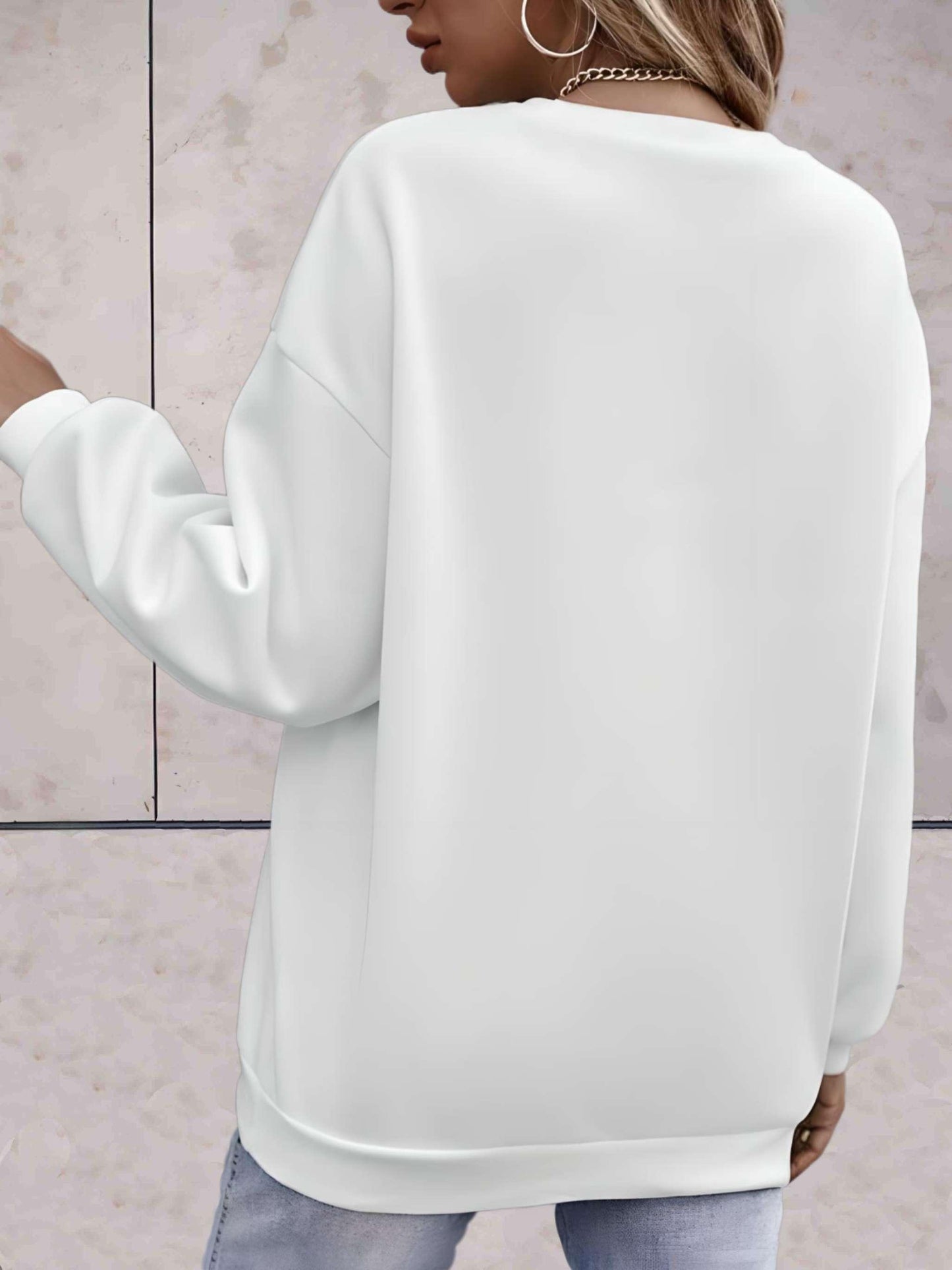 Madison -  Lange trui met liefde is alles wat je nodig hebt statement design vooraan