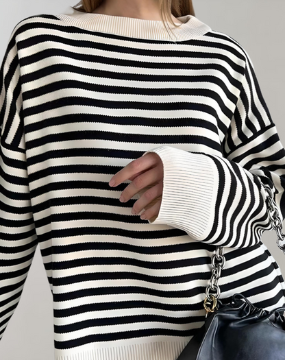 Nikka | Oversized gestreepte trui met een ronde hals en polokraag variant
