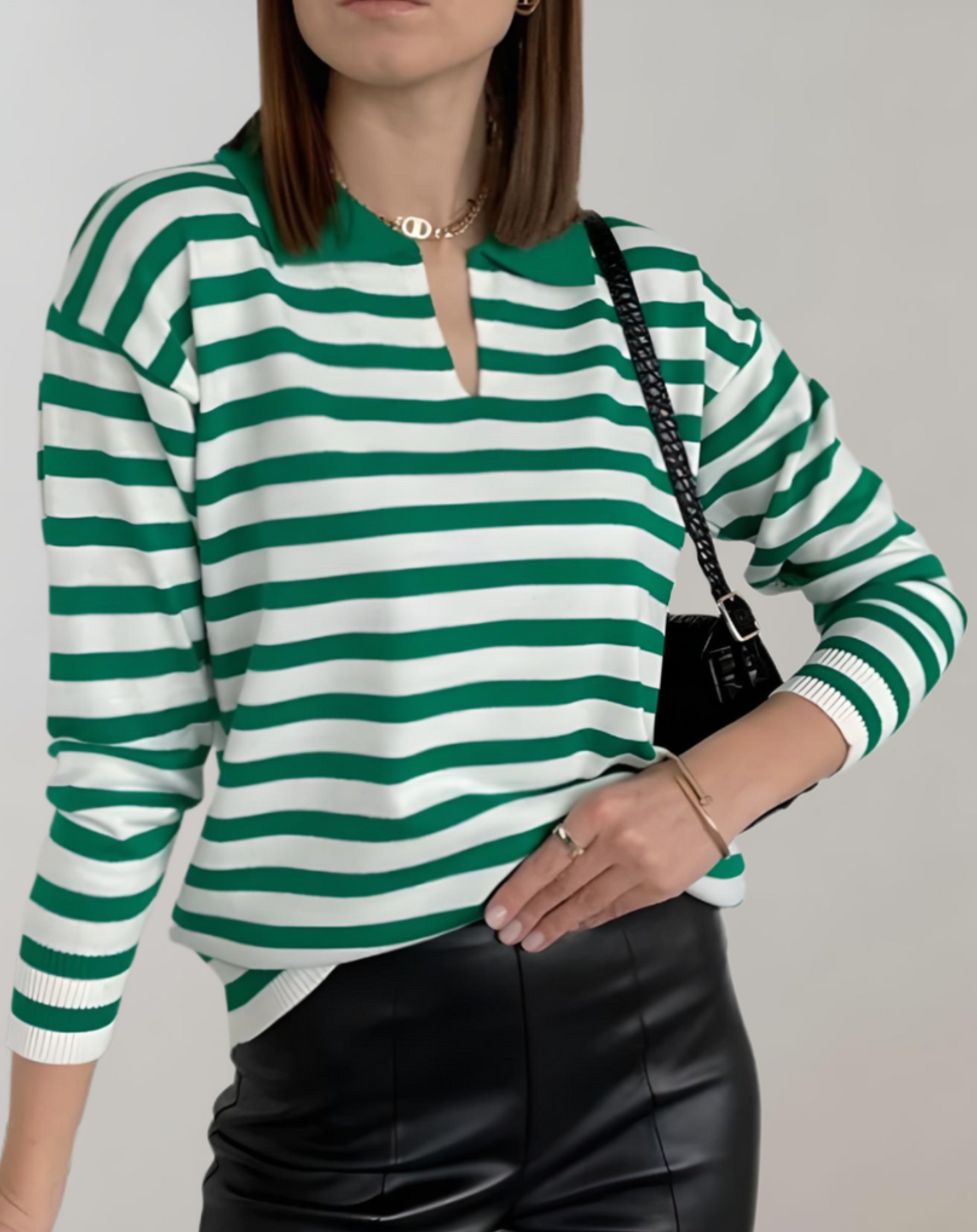 Nikka | Oversized gestreepte trui met een ronde hals en polokraag variant