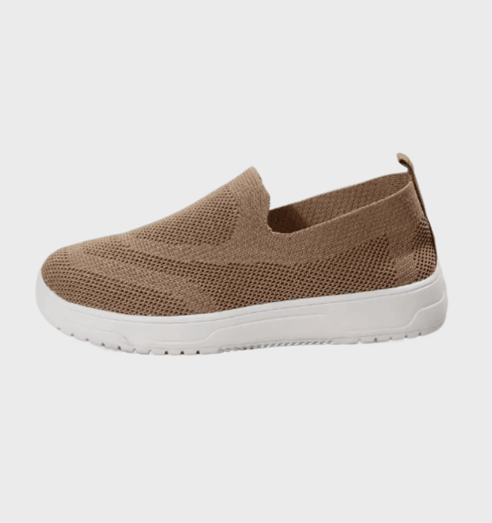 Nadine - Bruine instapsneakers met textielontwerp