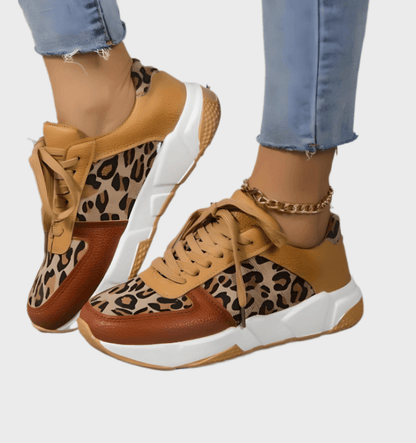 Paula -  Tweekleurige sneakers met veters en luipaarddessin