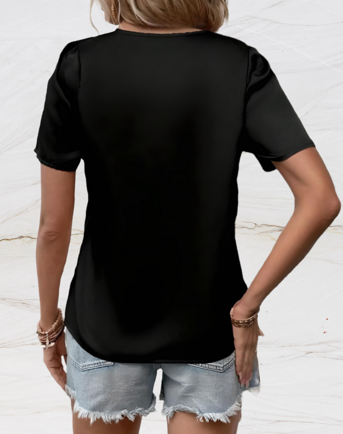 Rebecca | Losse top met halve mouwen en ruches op één schouder