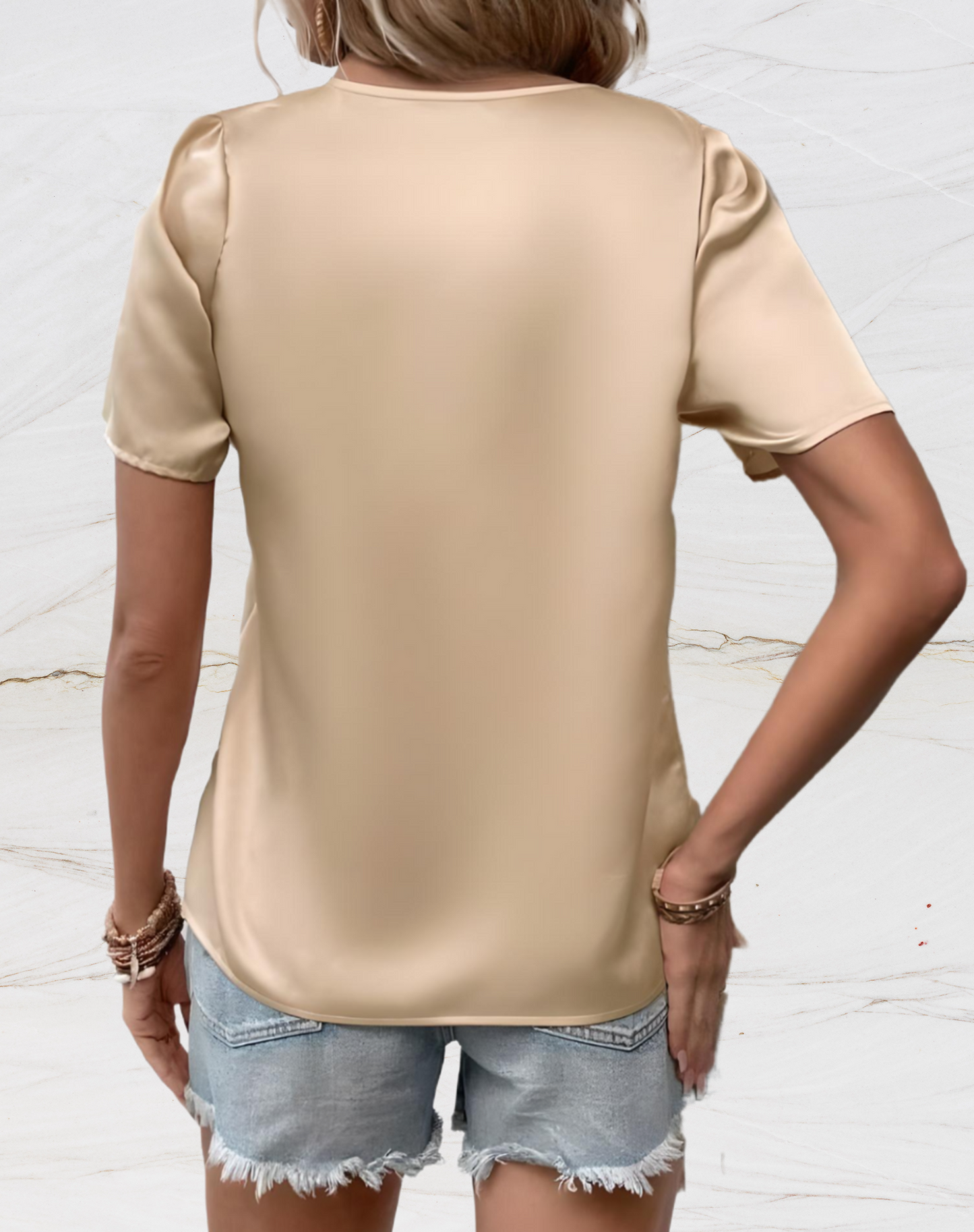 Rebecca | Losse top met halve mouwen en ruches op één schouder