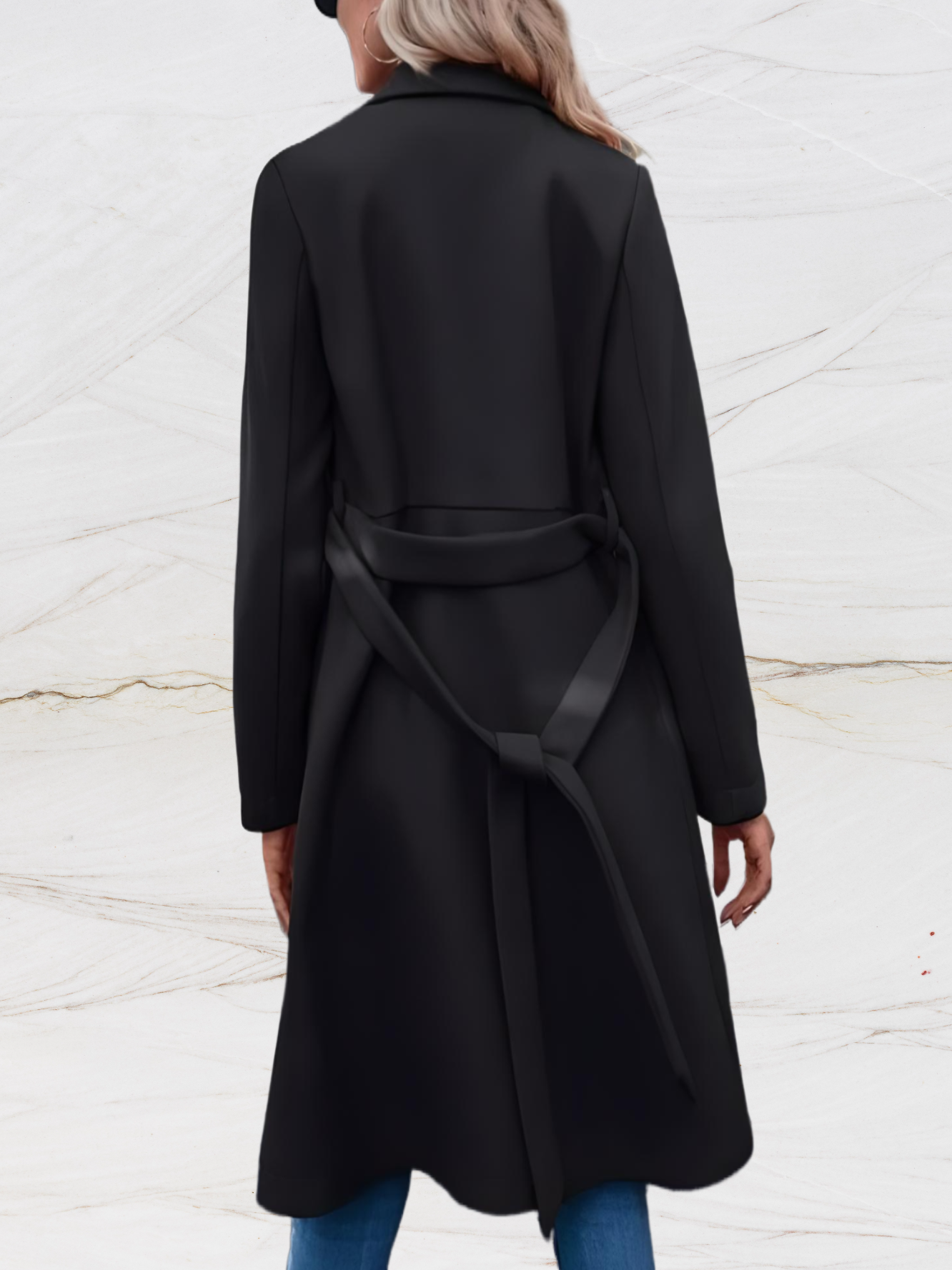 Riri | Strak en chique lang jasje met grote kragen knopen en gewaadachtig stropdasontwerp