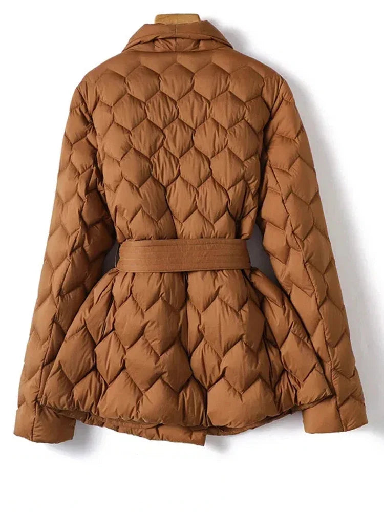 Daphne - Elegante donsjas met riem