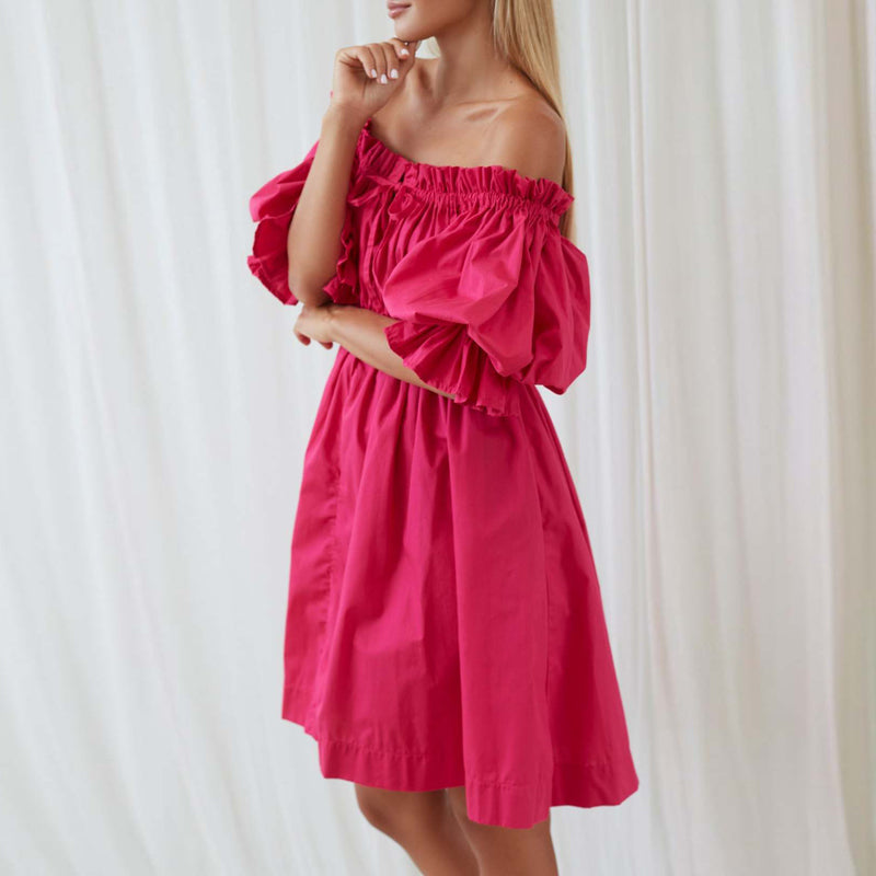 Roze off-shoulder jurk met pofmouwen