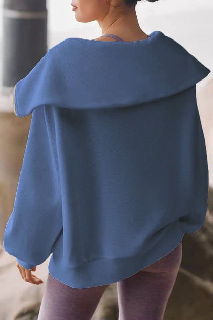 Blauwe trui met grote kraag