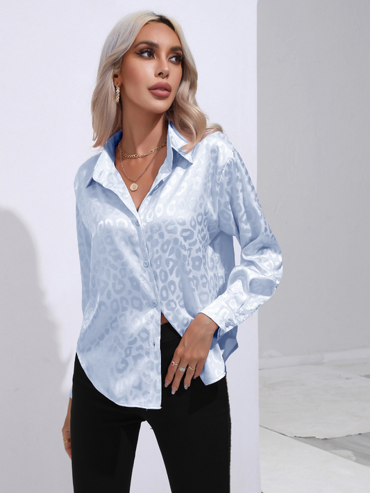 Blauwe satijnen blouse met panterprint