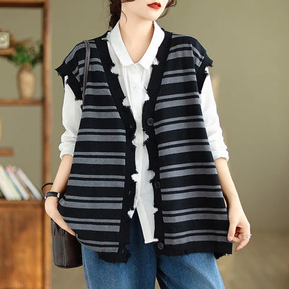 Anna Gebreide Cardigan | klassiek gebreide mouwloze vest met V-halsn en knoopsluiting voor dames