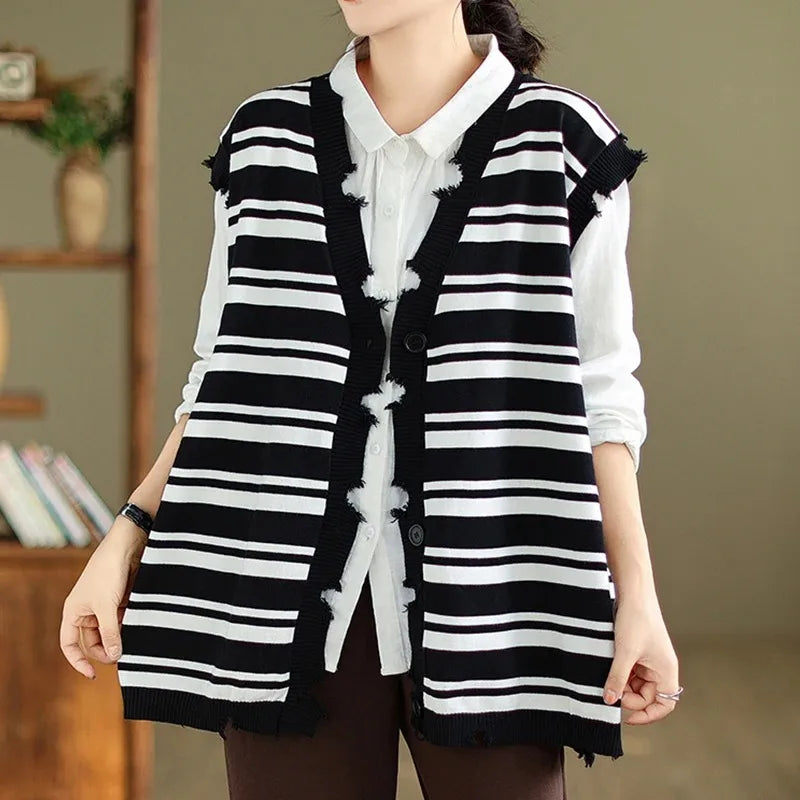 Anna Gebreide Cardigan | klassiek gebreide mouwloze vest met V-halsn en knoopsluiting voor dames