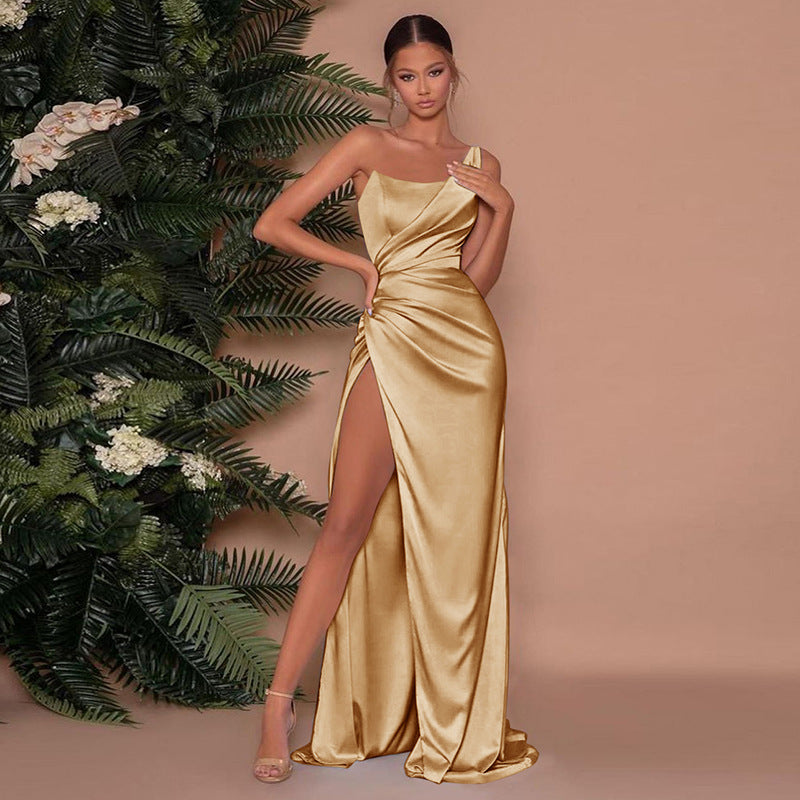 Satijnen jurk one shoulder