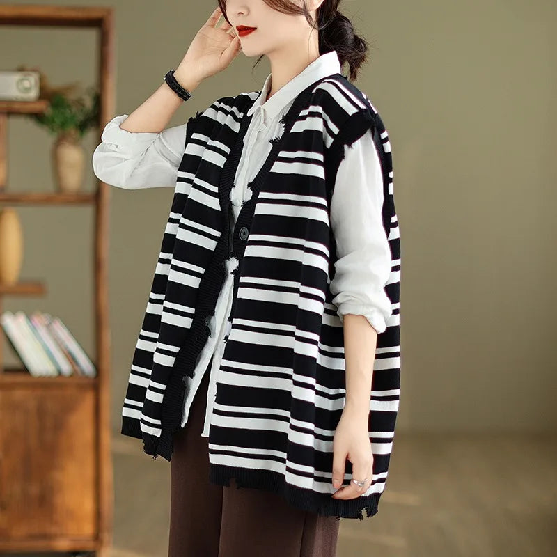 Anna Gebreide Cardigan | klassiek gebreide mouwloze vest met V-halsn en knoopsluiting voor dames
