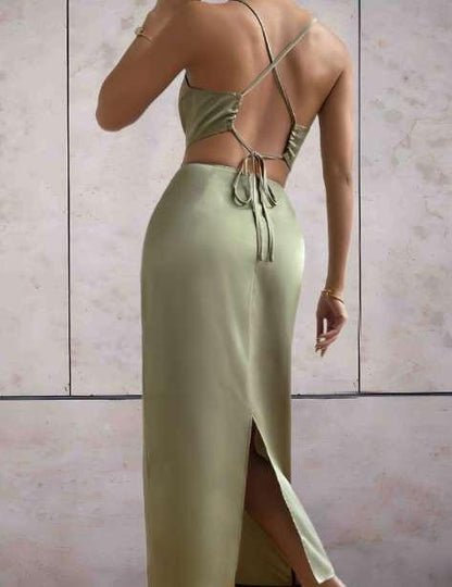 Georgina - Formele satijnen jurk open rug in groen