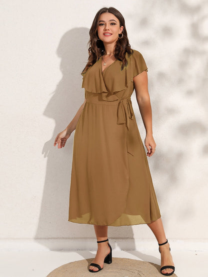 Omslagjurk met ruffles (plus-size)