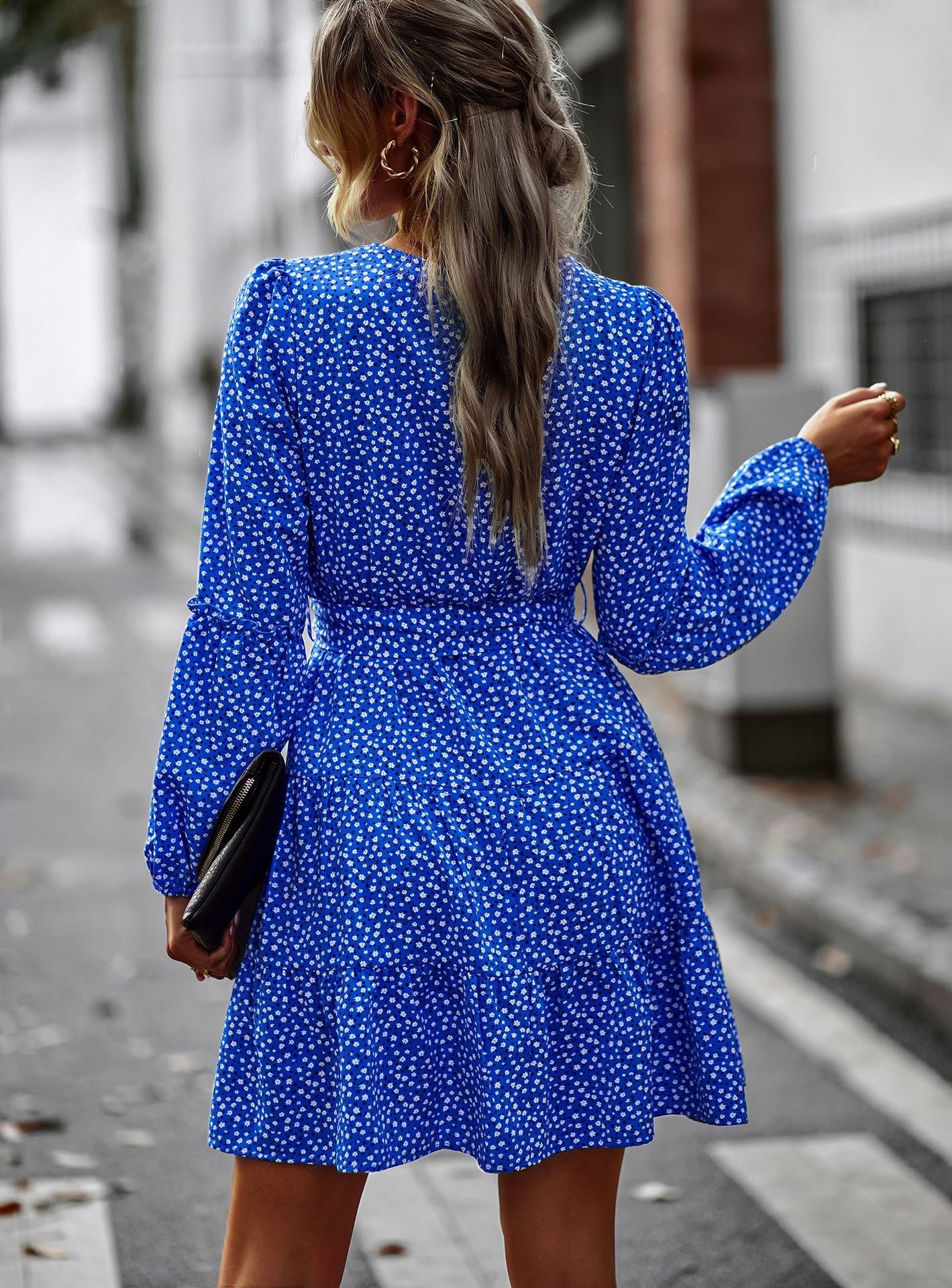 Blauwe flare jurk met stippen
