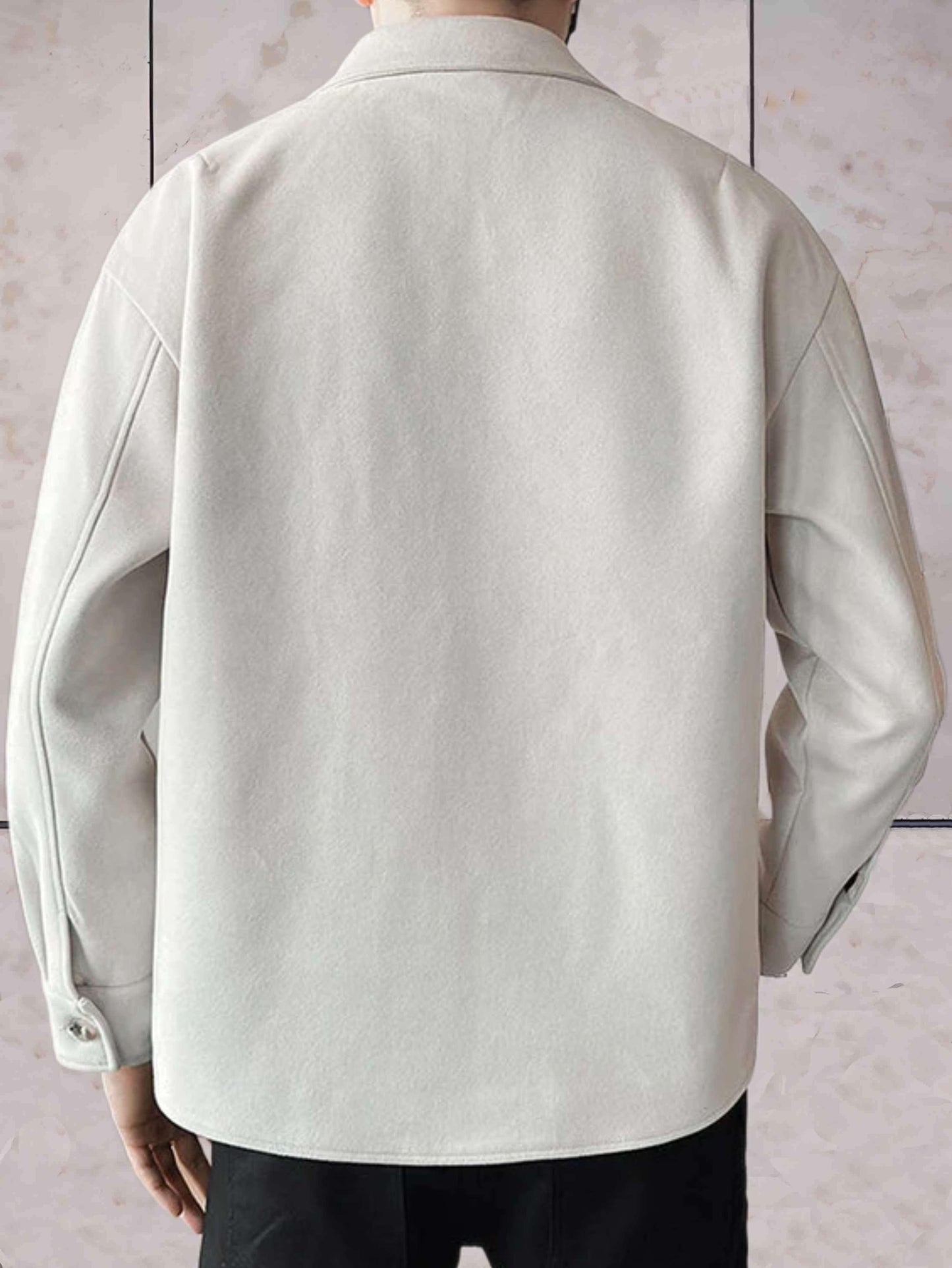 Terry - eenvoudig en kort wollen jack met borstzakken en knoopsluiting