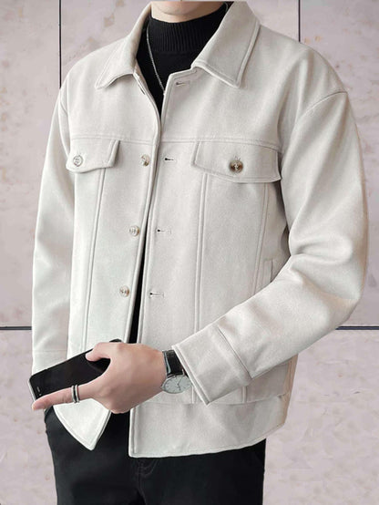 Terry - eenvoudig en kort wollen jack met borstzakken en knoopsluiting